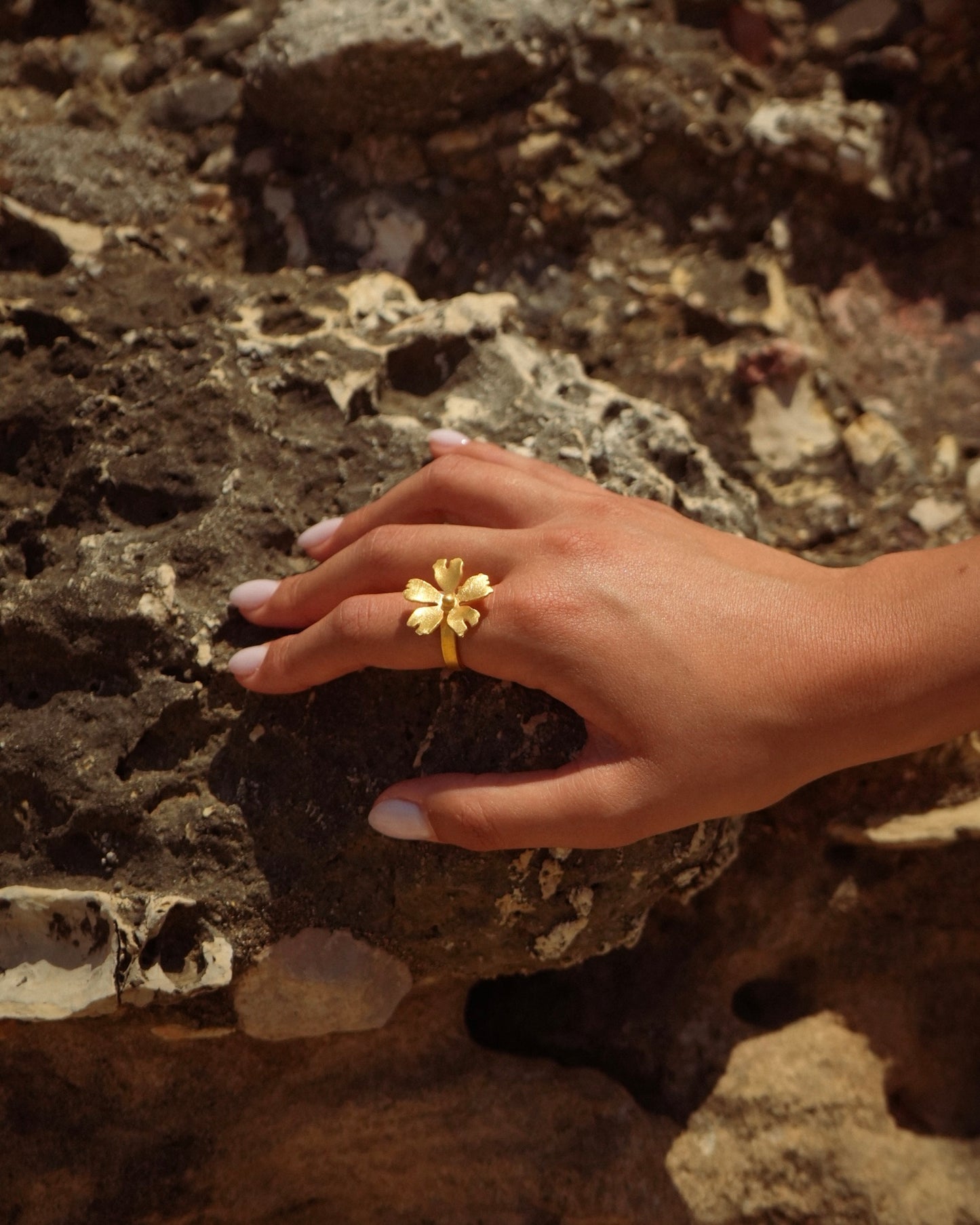 Camelia Ring